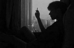 傷感qq頭像男生,探尋男生傷感QQ頭像背后的情感世界